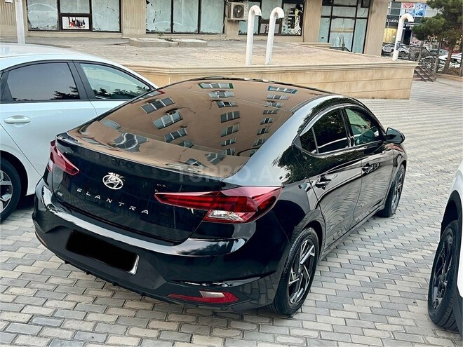 Hyundai Elantra-5