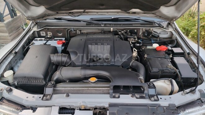 Mitsubishi Pajero 2006, 260,000 km - 3.2 л - Bakı