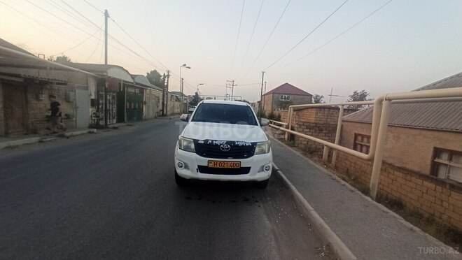 Toyota Hilux 2013, 480,000 km - 2.5 l - Bakı