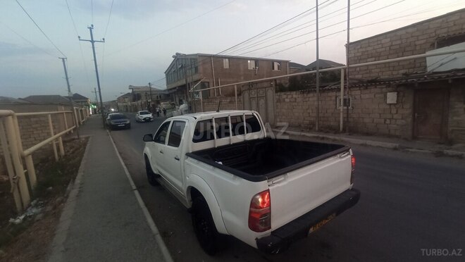 Toyota Hilux 2013, 480,000 km - 2.5 l - Bakı