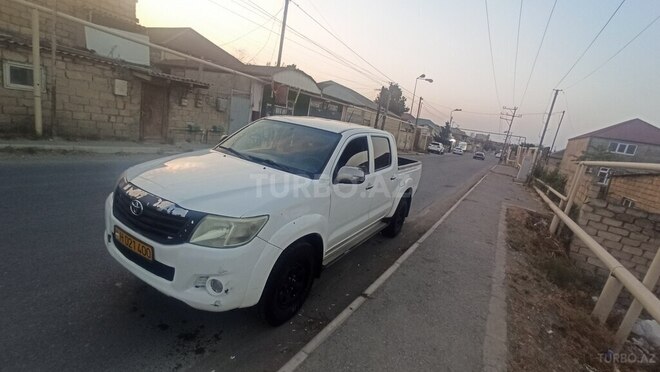 Toyota Hilux 2013, 480,000 km - 2.5 l - Bakı
