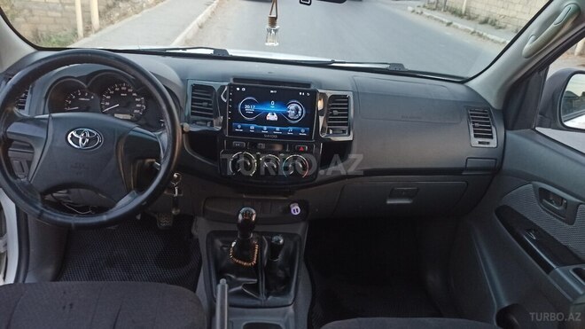 Toyota Hilux 2013, 480,000 km - 2.5 l - Bakı