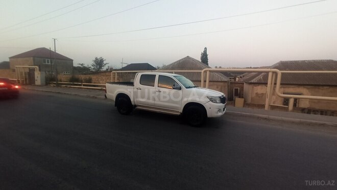 Toyota Hilux 2013, 480,000 km - 2.5 l - Bakı