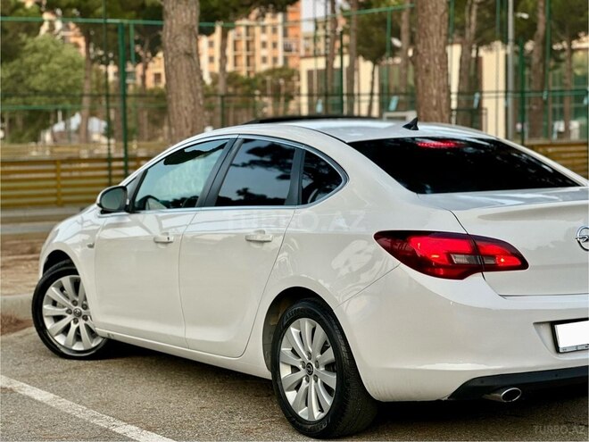 Opel Astra 2015, 185,000 km - 1.6 l - Bakı