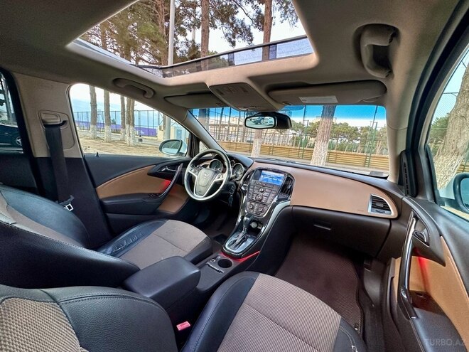Opel Astra 2015, 185,000 km - 1.6 l - Bakı