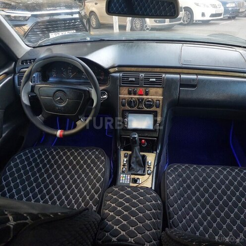 Mercedes E 220 d 1998, 345,000 km - 2.2 l - Bakı