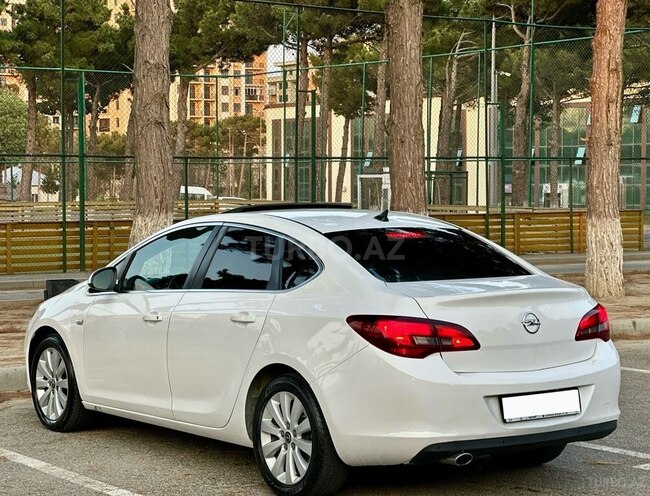 Opel Astra 2015, 185,000 km - 1.6 l - Bakı