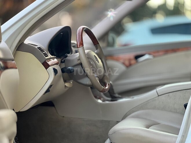 Mercedes E 240 2004, 270,000 km - 2.6 l - Sumqayıt