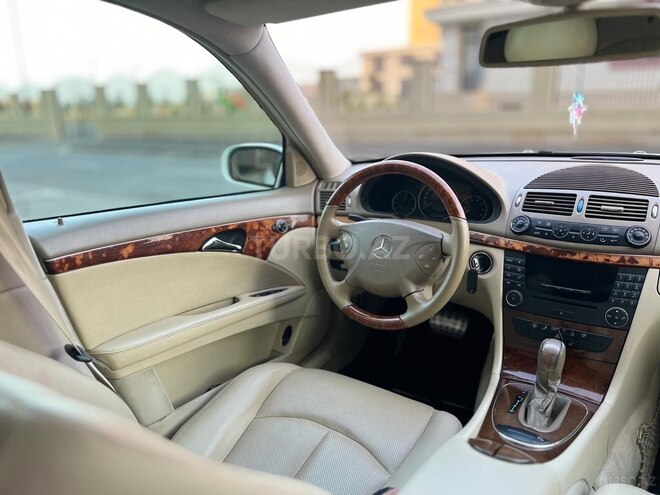 Mercedes E 240 2004, 270,000 km - 2.6 l - Sumqayıt