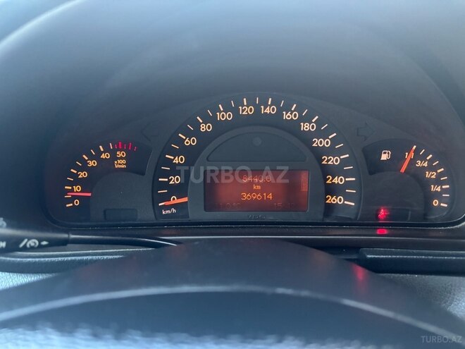 Mercedes C 270 2003, 369,614 km - 2.7 l - Bakı