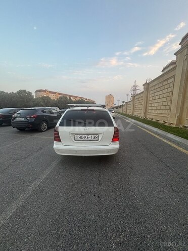 Mercedes C 270 2003, 369,614 km - 2.7 l - Bakı