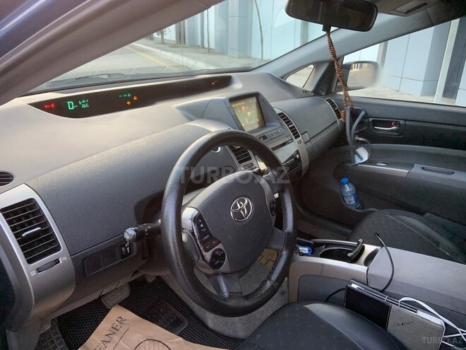 Toyota Prius-6