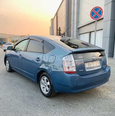 Toyota Prius-5