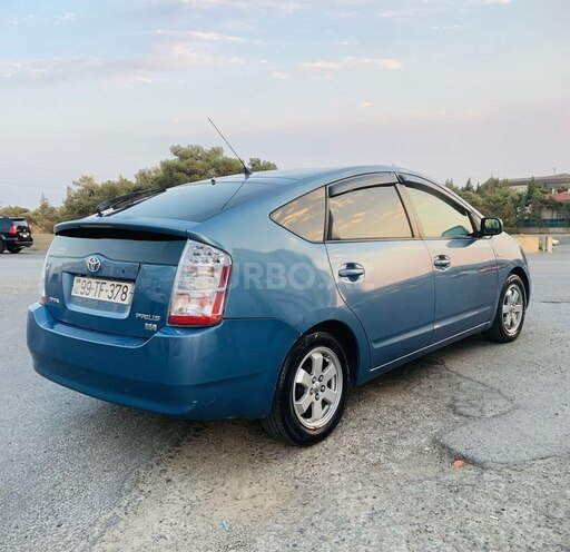 Toyota Prius-2