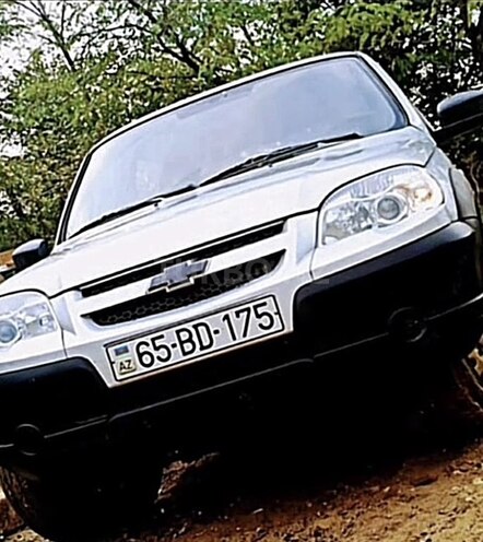 Chevrolet Niva 2012, 200,000 km - 1.7 l - Yardımlı