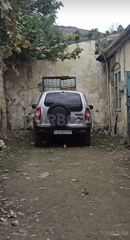 Chevrolet Niva 2012, 200,000 km - 1.7 l - Yardımlı