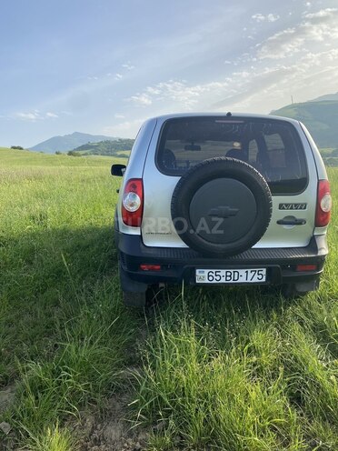 Chevrolet Niva 2012, 200,000 km - 1.7 l - Yardımlı