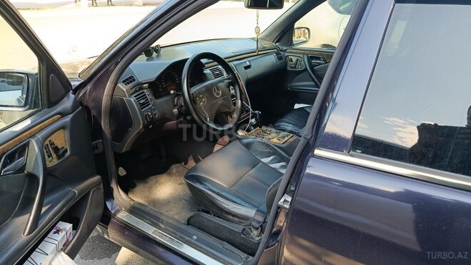 Mercedes E 270 2001, 346,524 km - 2.7 л - Sumqayıt