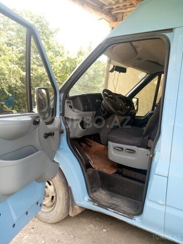 Ford Transit 2006, 319,000 km - 2.2 l - Qusar