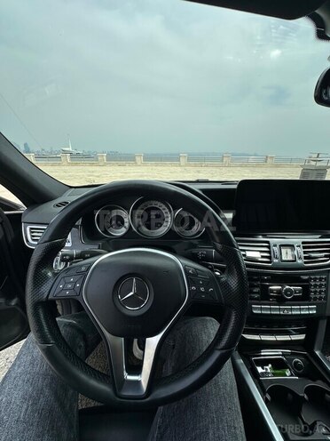 Mercedes E 250 4MATIC 2014, 260,000 km - 2.1 л - Bakı