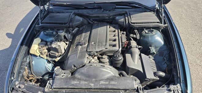 BMW 528 1998, 430,000 km - 2.8 l - Bakı