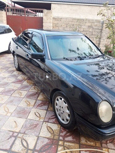Mercedes E 220 d 1999, 349,833 km - 2.2 l - Bakı