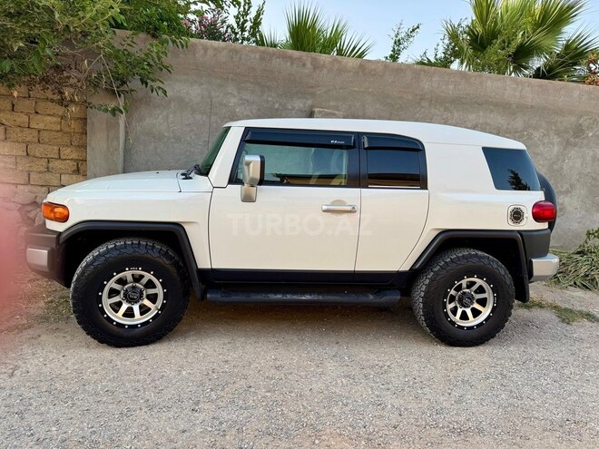 Toyota FJ Cruiser 2008, 175,000 km - 4.0 л - Bakı