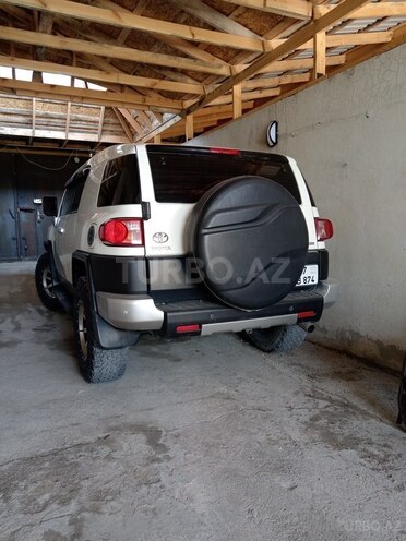 Toyota FJ Cruiser 2008, 175,000 km - 4.0 л - Bakı