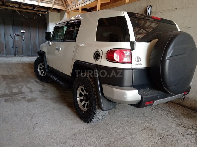 Toyota FJ Cruiser 2008, 175,000 km - 4.0 л - Bakı