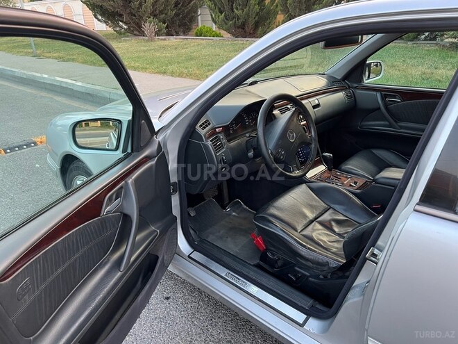 Mercedes E 240 1999, 416,000 km - 2.4 l - Bakı