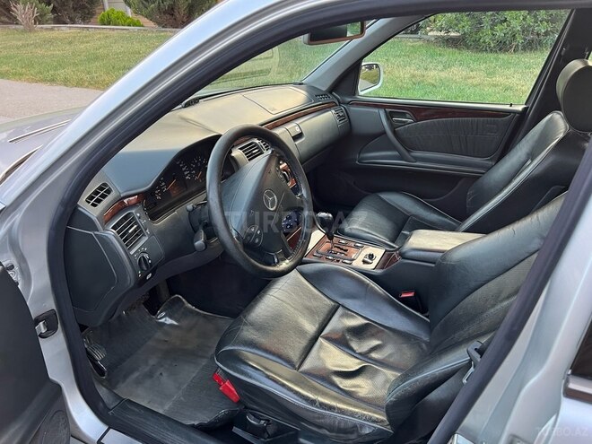 Mercedes E 240 1999, 416,000 km - 2.4 l - Bakı