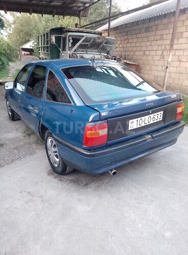 Opel Vectra 1992, 330,236 km - 2.0 l - Zaqatala