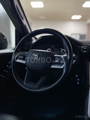 Toyota Land Cruiser 2023, 50,000 km - 3.3 l - Bakı