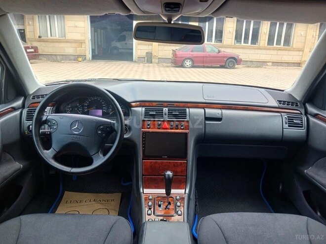 Mercedes E 240 2000, 178,000 km - 2.4 l - Gəncə