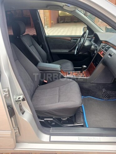 Mercedes E 240 2000, 178,000 km - 2.4 l - Gəncə