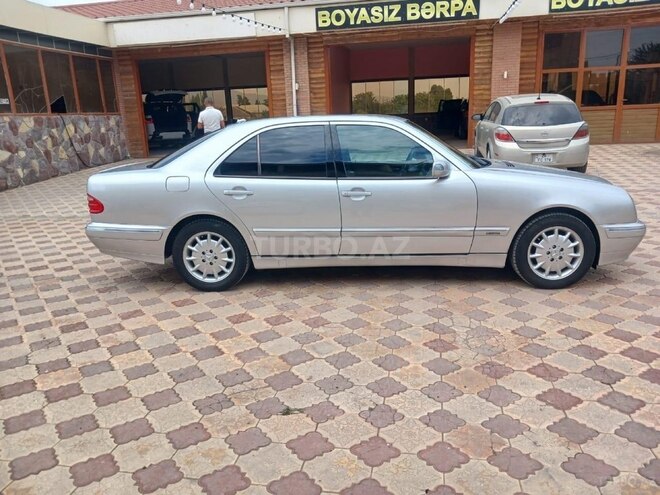 Mercedes E 240 2000, 178,000 km - 2.4 l - Gəncə