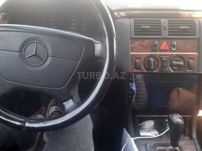 Mercedes E 220 d 1999, 300,800 km - 2.2 л - İmişli