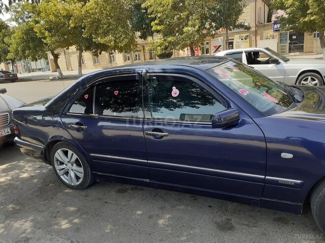 Mercedes E 220 d 1999, 300,800 km - 2.2 л - İmişli