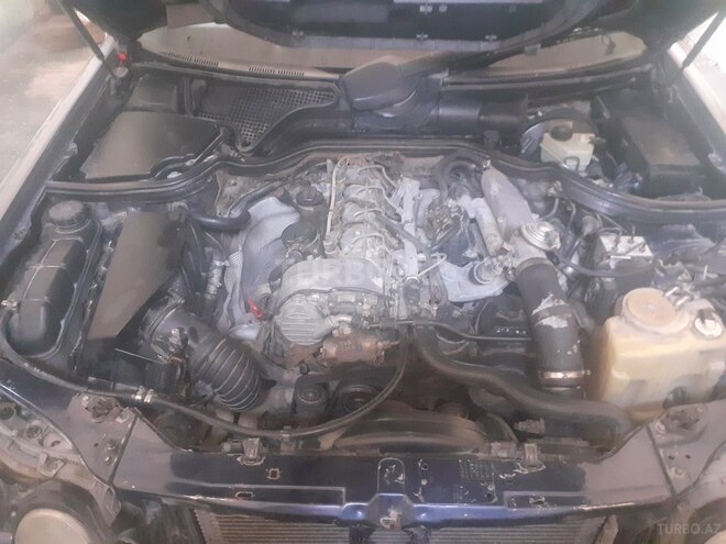 Mercedes E 220 d 1999, 300,800 km - 2.2 л - İmişli
