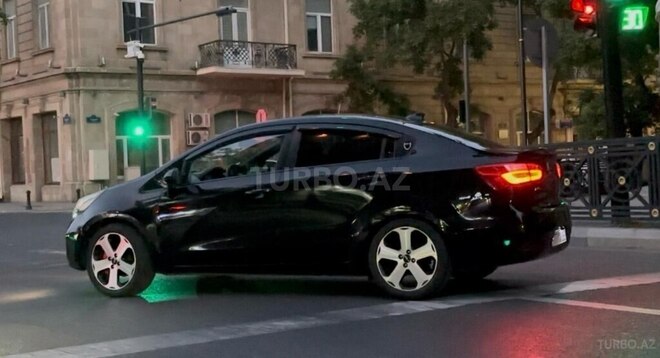 Kia Rio 2013, 200,000 km - 1.4 l - Bakı