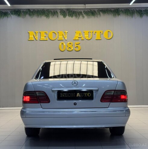 Mercedes E 220 d 2000, 270,000 km - 2.2 л - Sumqayıt