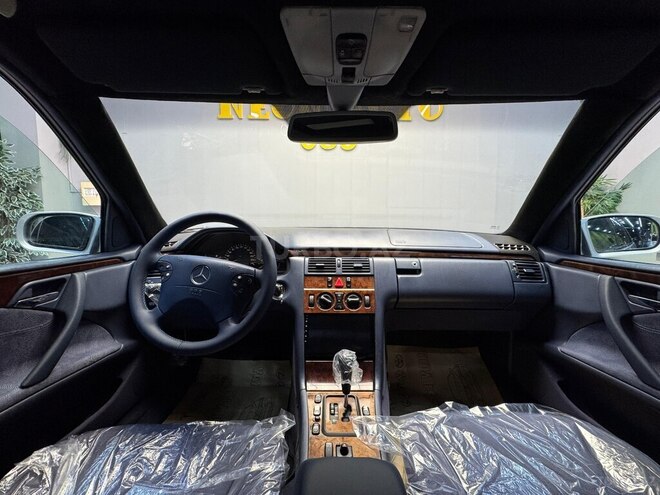 Mercedes E 220 d 2000, 270,000 km - 2.2 л - Sumqayıt
