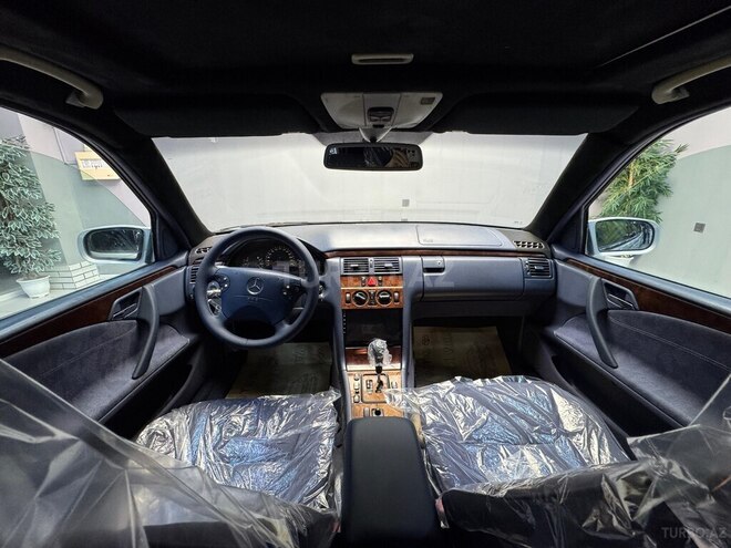 Mercedes E 220 d 2000, 270,000 km - 2.2 л - Sumqayıt