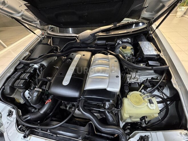 Mercedes E 220 d 2000, 270,000 km - 2.2 л - Sumqayıt