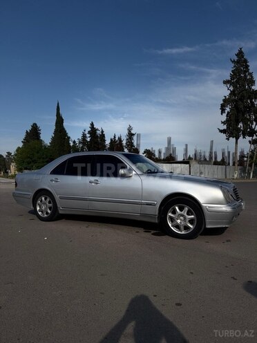 Mercedes E 270 2001, 170,000 km - 2.7 л - Bakı