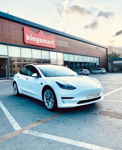 Tesla Model 3-10