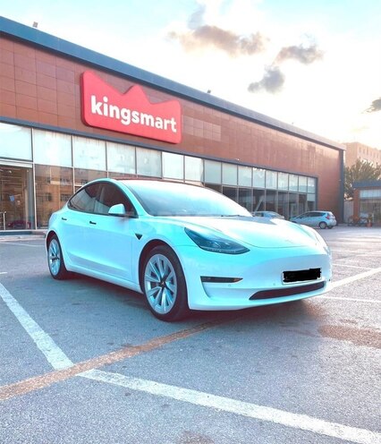 Tesla Model 3-7