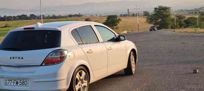 Opel Astra 2009, 300,000 km - 1.4 l - Ağstafa