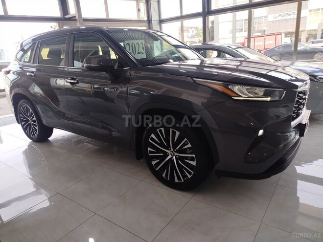 Toyota Highlander 2023, 27,000 km - 2.5 l - Bakı