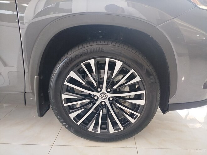 Toyota Highlander 2023, 27,000 km - 2.5 l - Bakı